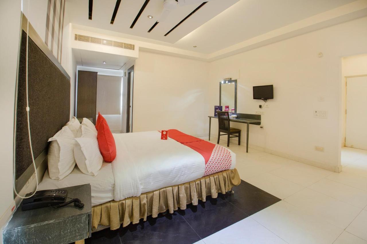 Hotel O Palak Residency Near Erragadda Metro Station Хидерабад Екстериор снимка