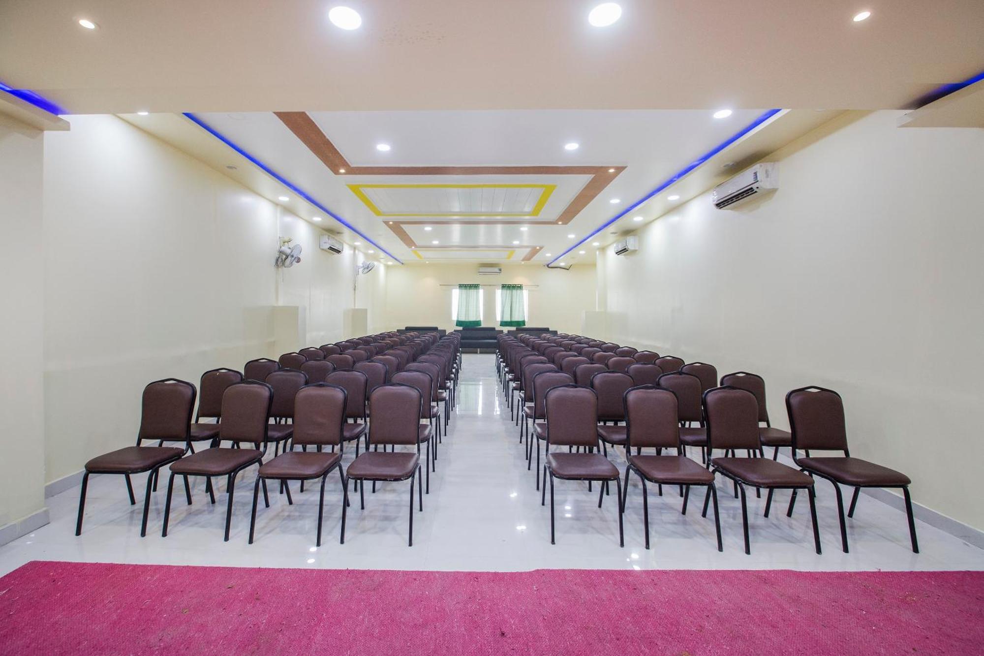 Hotel O Palak Residency Near Erragadda Metro Station Хидерабад Екстериор снимка