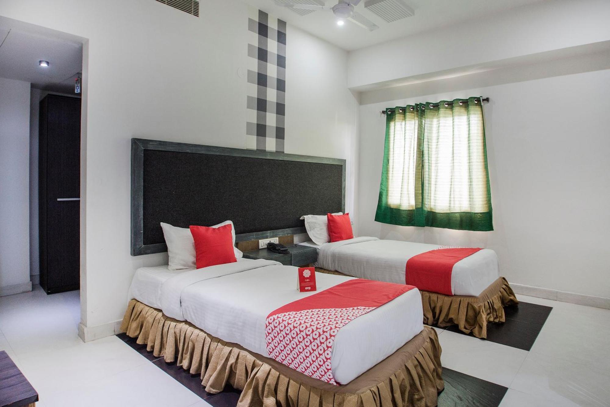 Hotel O Palak Residency Near Erragadda Metro Station Хидерабад Екстериор снимка