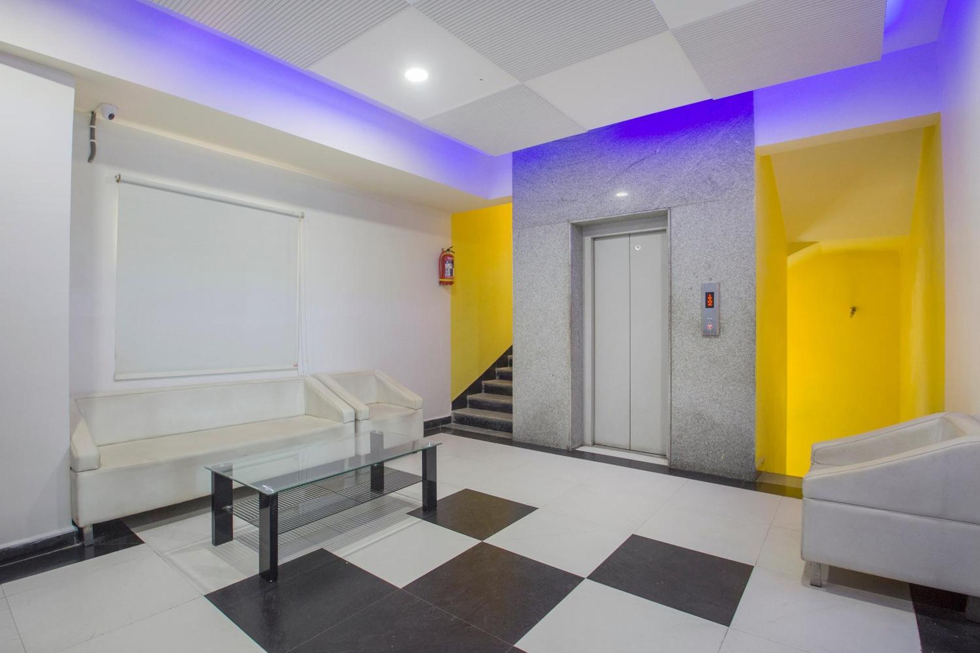 Hotel O Palak Residency Near Erragadda Metro Station Хидерабад Екстериор снимка