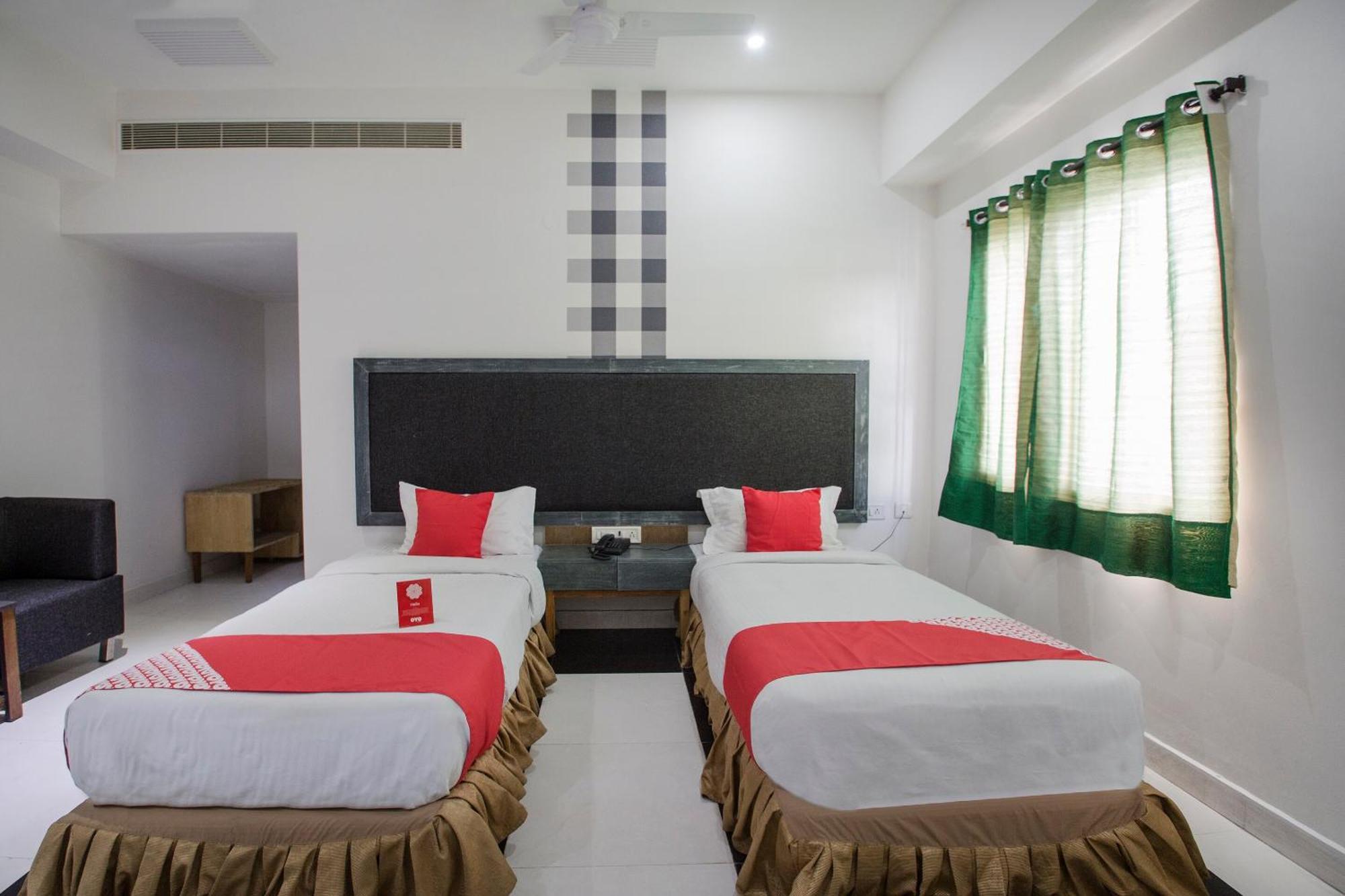 Hotel O Palak Residency Near Erragadda Metro Station Хидерабад Екстериор снимка