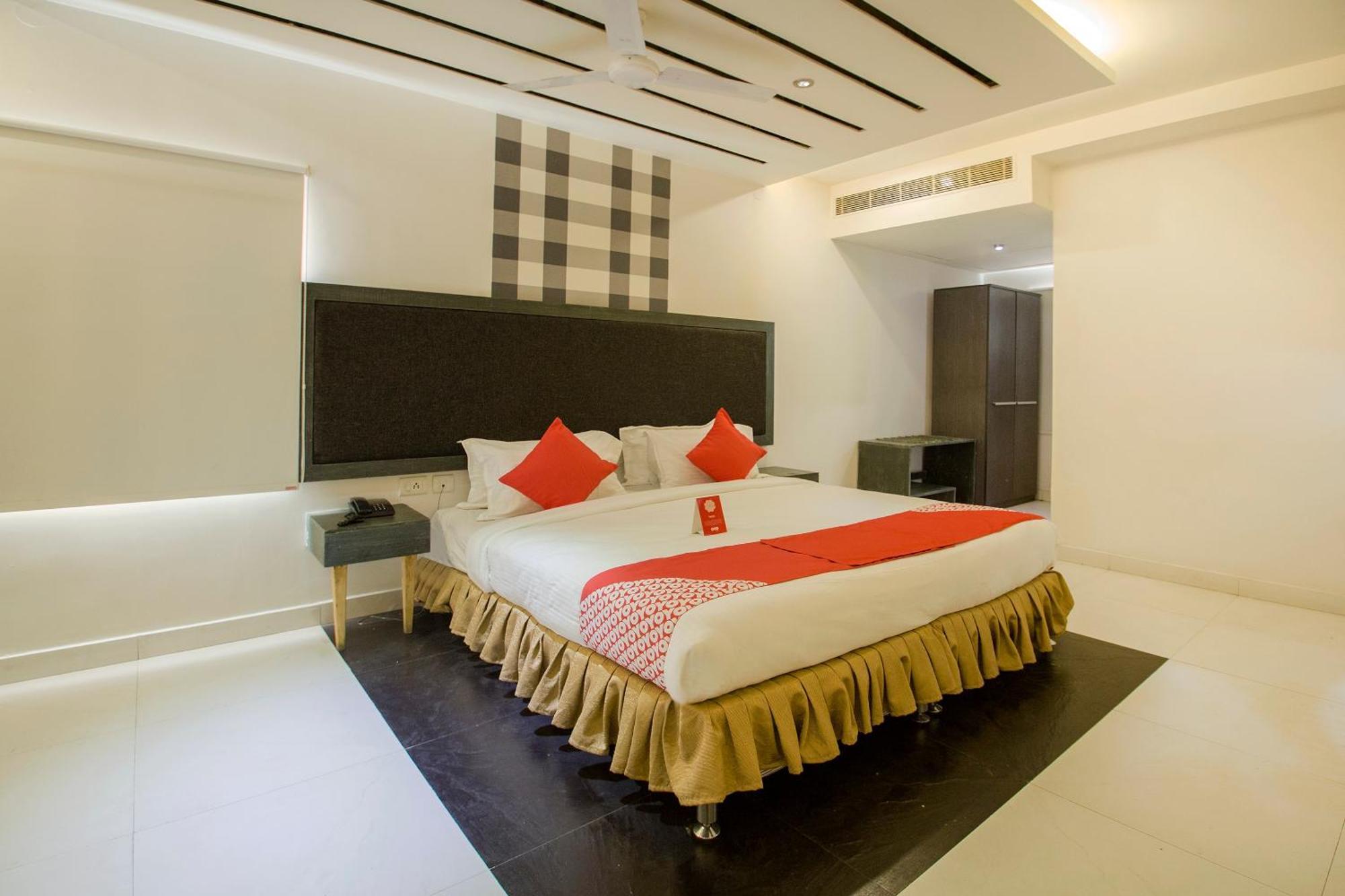 Hotel O Palak Residency Near Erragadda Metro Station Хидерабад Екстериор снимка