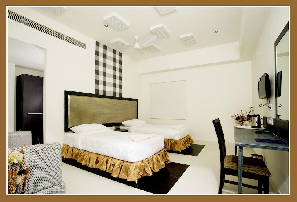 Hotel O Palak Residency Near Erragadda Metro Station Хидерабад Стая снимка