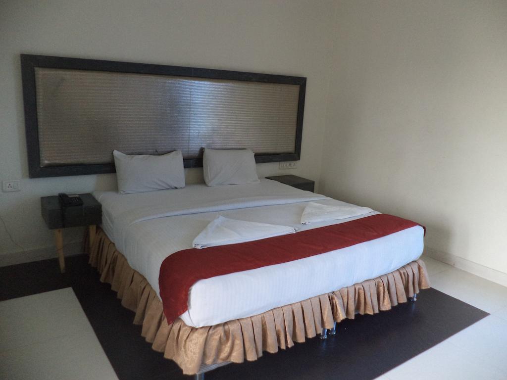 Hotel O Palak Residency Near Erragadda Metro Station Хидерабад Стая снимка