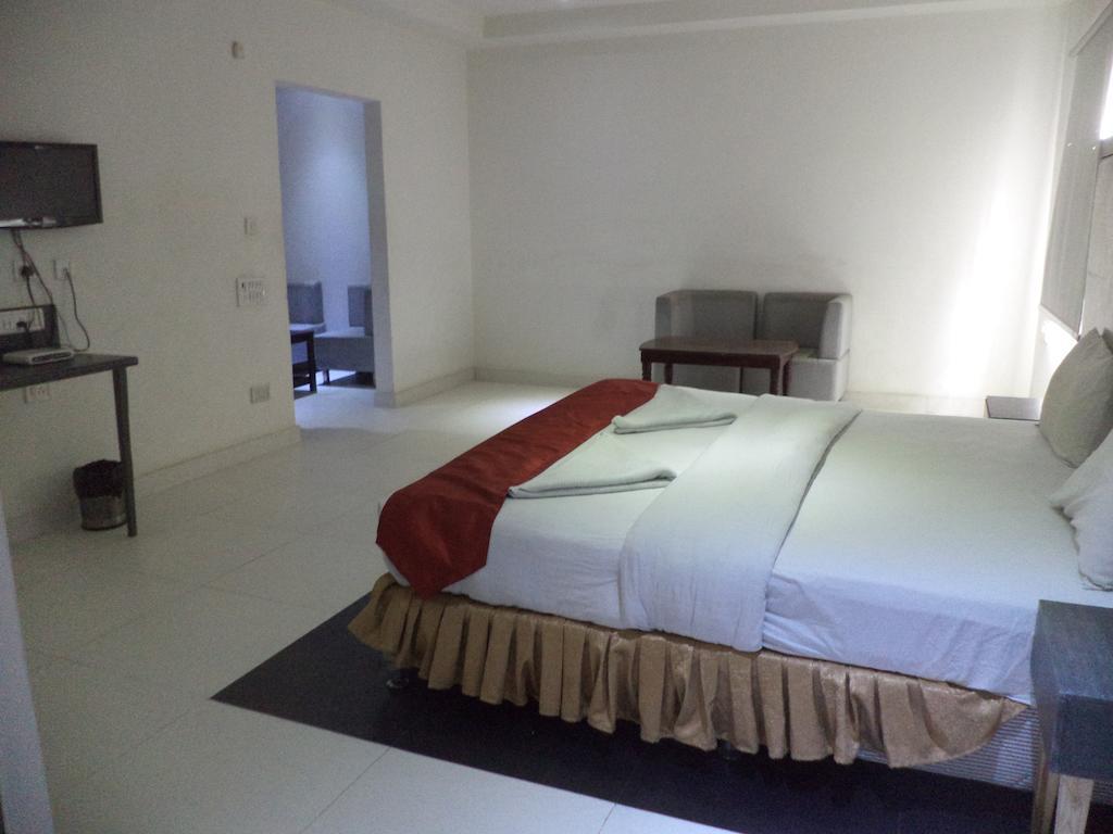 Hotel O Palak Residency Near Erragadda Metro Station Хидерабад Стая снимка