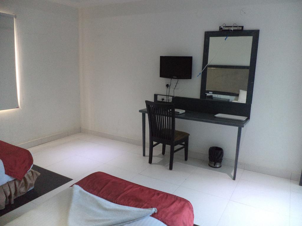 Hotel O Palak Residency Near Erragadda Metro Station Хидерабад Екстериор снимка