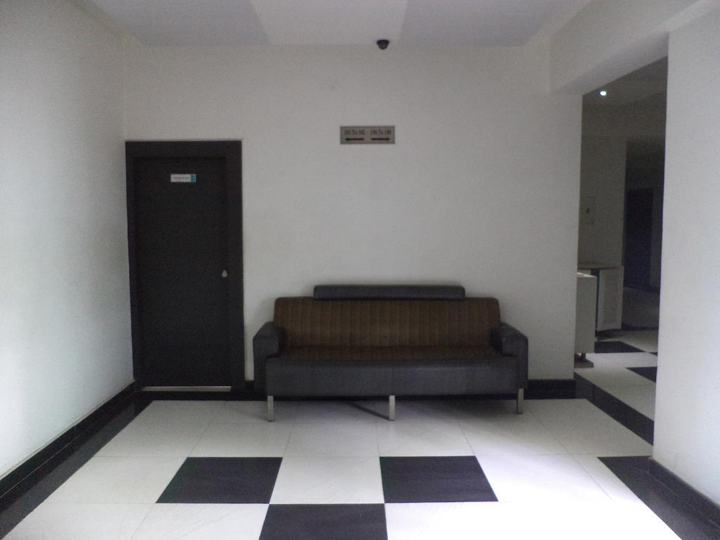 Hotel O Palak Residency Near Erragadda Metro Station Хидерабад Екстериор снимка